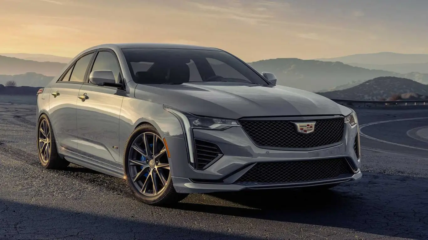 Cadillac CT4-V 2026: новые функции сидений и расширенные возможности