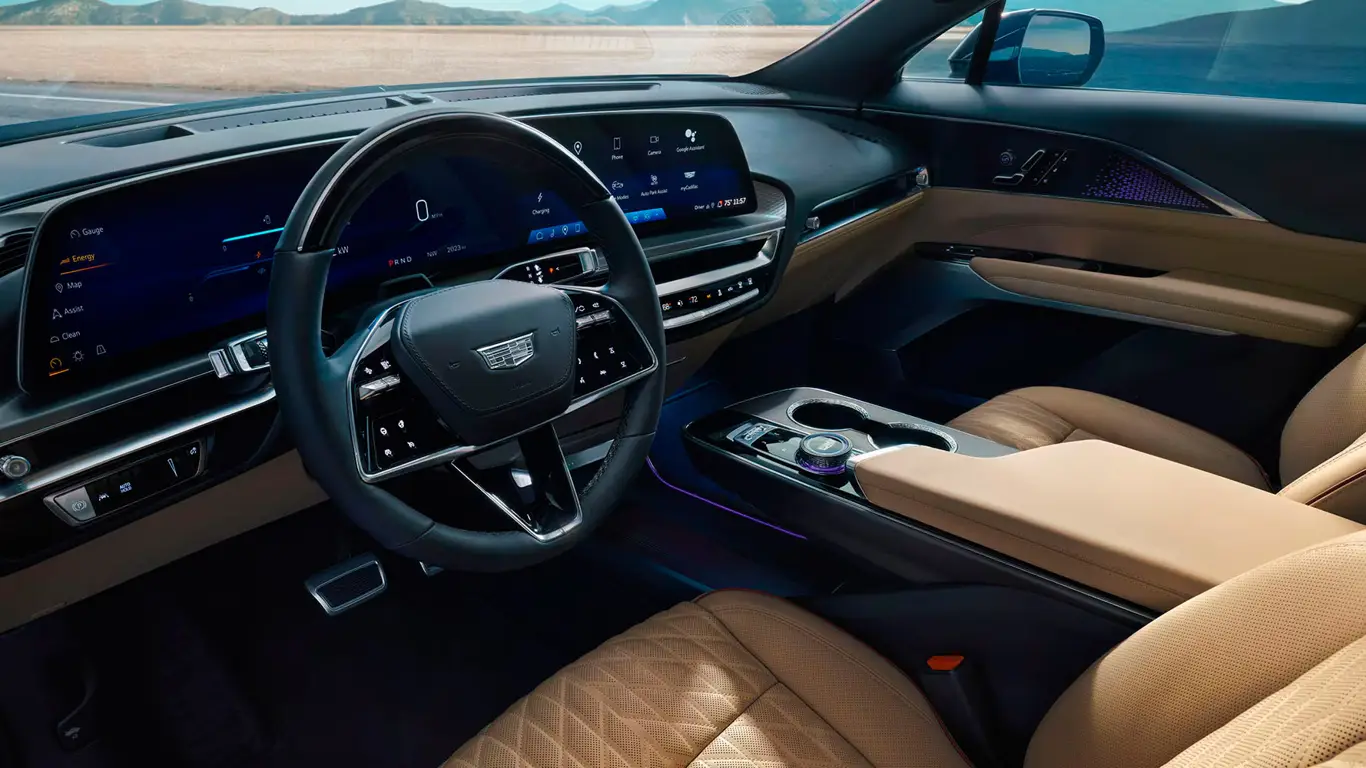 Cadillac превратит все свои электромобили в концертные залы