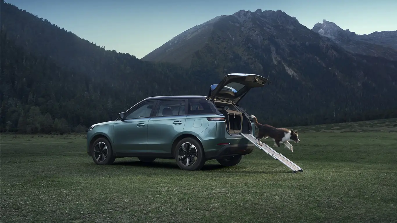 Еще одна компактная новинка для россиян: адаптированная подвеска, экономичный мотор и уникальные опции в комплекте