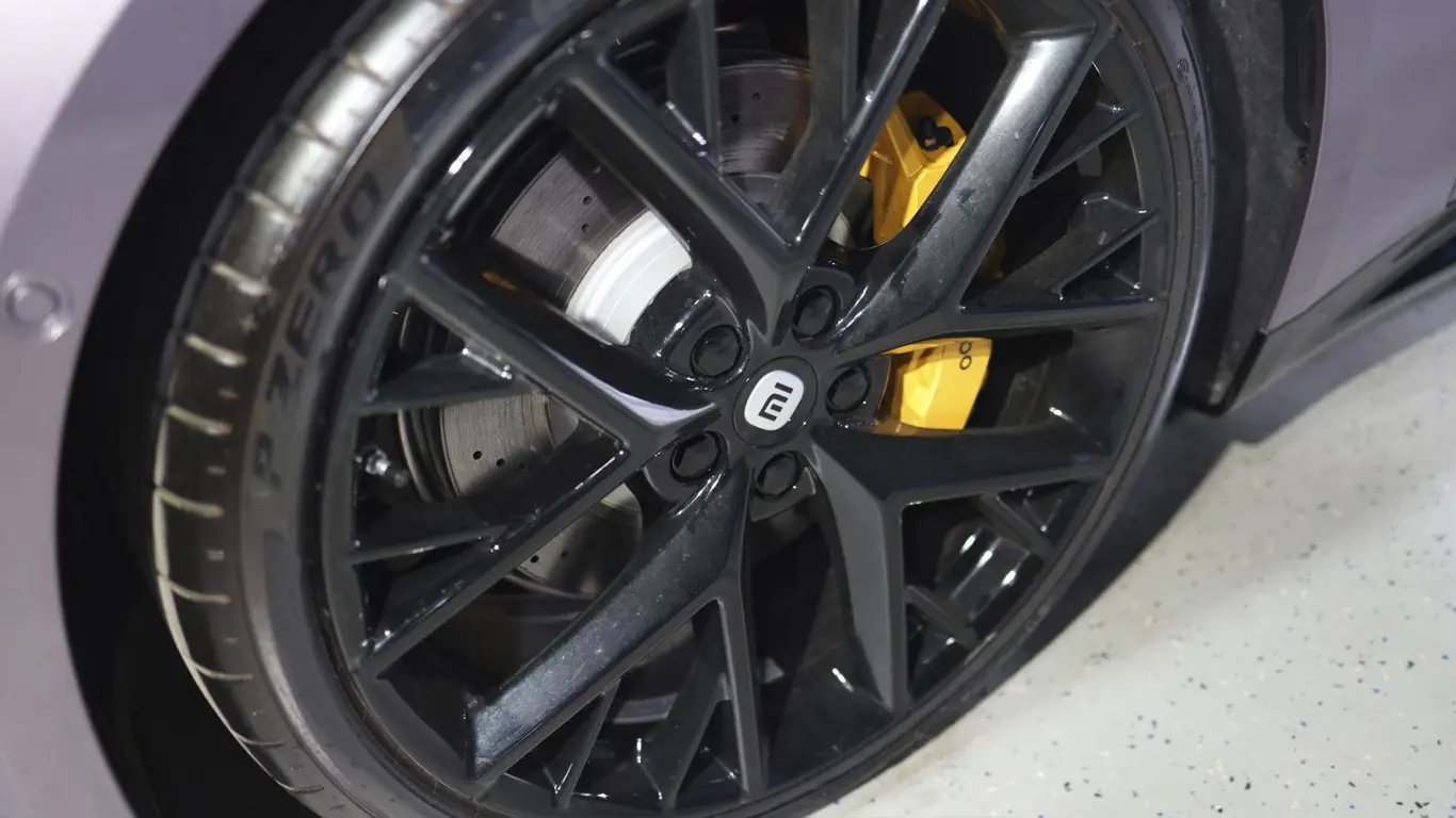 Xiaomi готовит третью модель: это будет большой трехрядный кроссовер