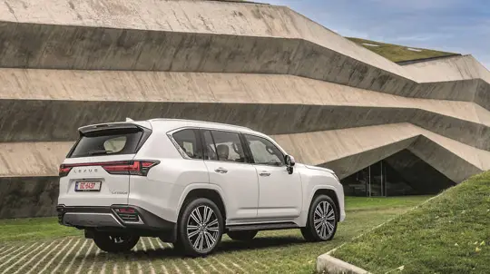 Toyota прощупывает российскую почву: дилерам разрешили привести одну модель