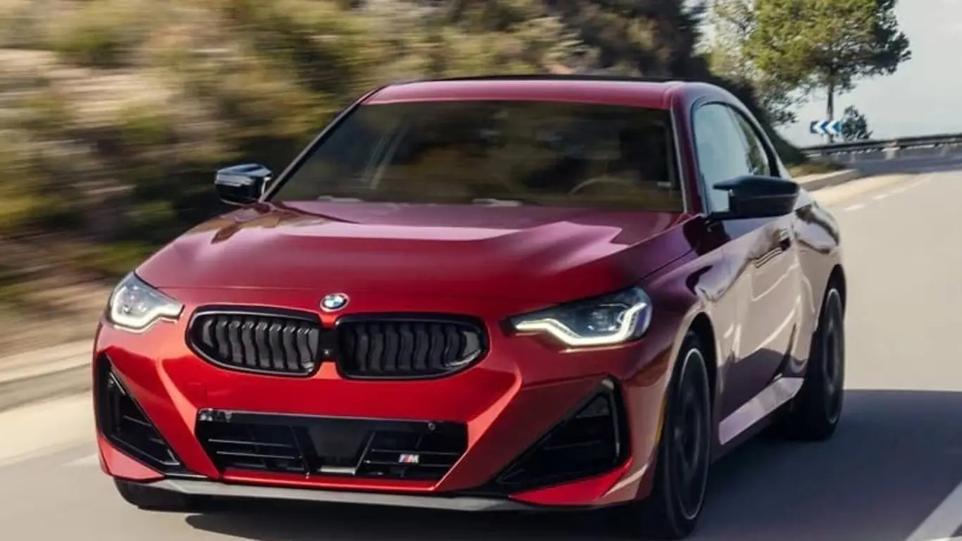 Новый BMW M240i xDrive за 5 млн рублей: яркий дизайн, 333 л.с. и адаптивная подвеска