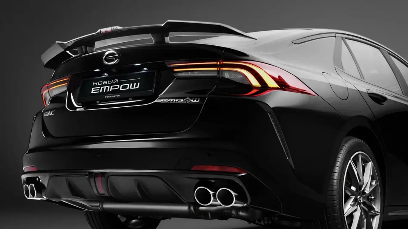 Новый седан с характером спорткара и комфортом бизнес-класса: в России он стоит неприлично дешево