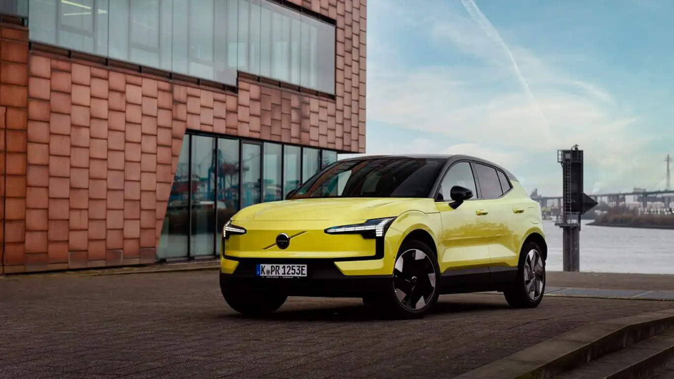 Скандинавская игрушка для избранных: Volvo EX30 в «ядерно-желтом» цвете разобрали до старта продаж