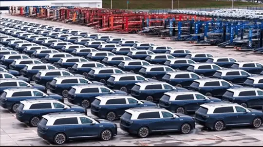 Почему китайцы раскупают электрокар Huawei: данные впечатляют