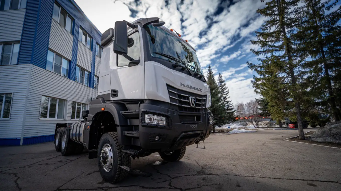 Полноприводные и тяжёлые: какие новинки КАМАЗ покажет в этом году