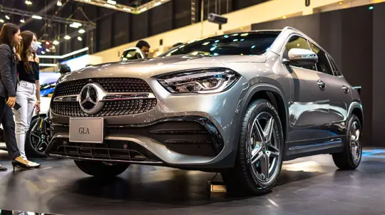 По кочкам, по кочкам: теперь Mercedes имеет Google Satellite View, голос с ChatGPT и обмен маршрутами