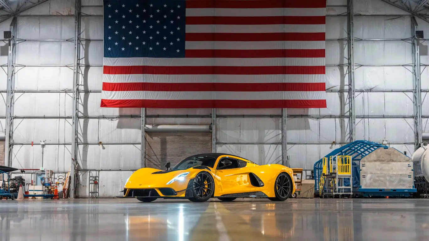Самый мощный бензиновый автомобиль в истории: Hennessey Venom F5 выдал 2031 «лошадь»