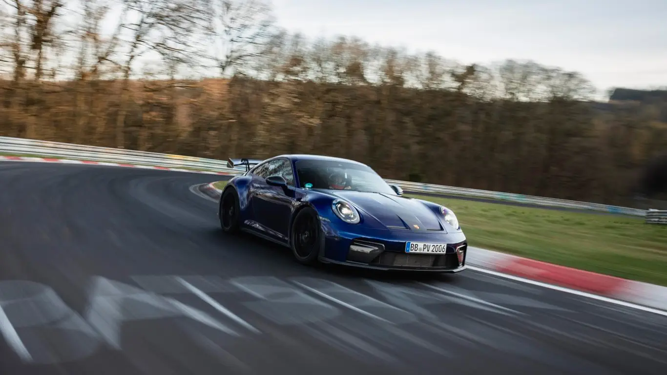 Porsche 911 GT3 установил рекорд Нюрбургринга — механика побеждает автомат