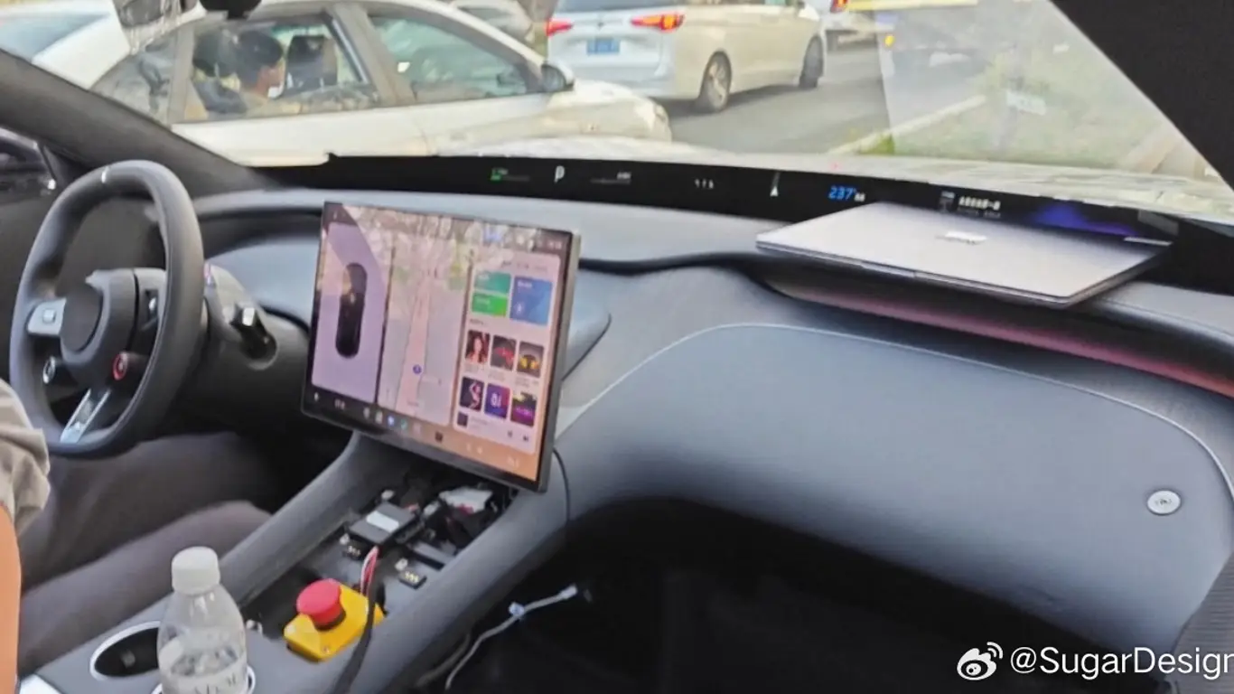 Ни одной кнопки в салоне: раскрыт дизайн интерьера второй модели Xiaomi