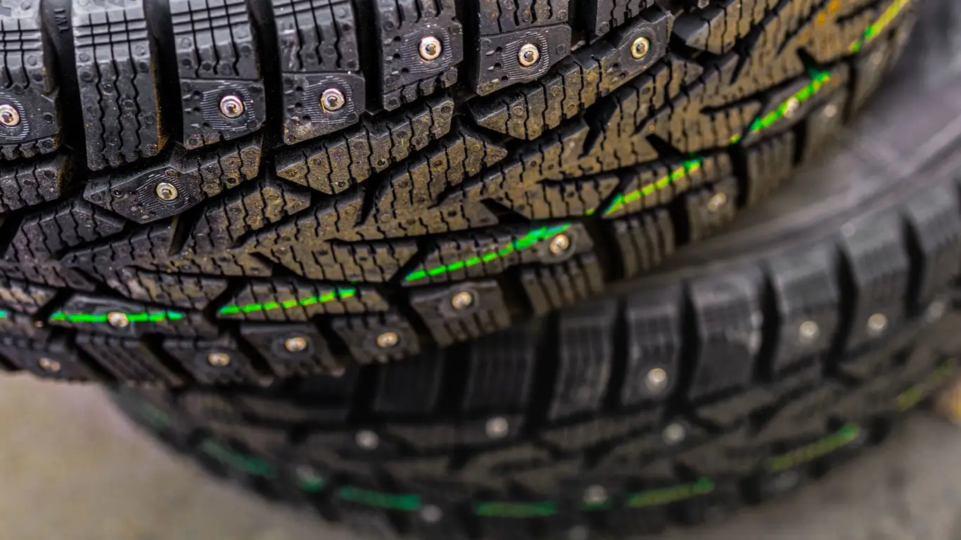 Зимняя резина для автомобиля: какую выбрать и как это сделать