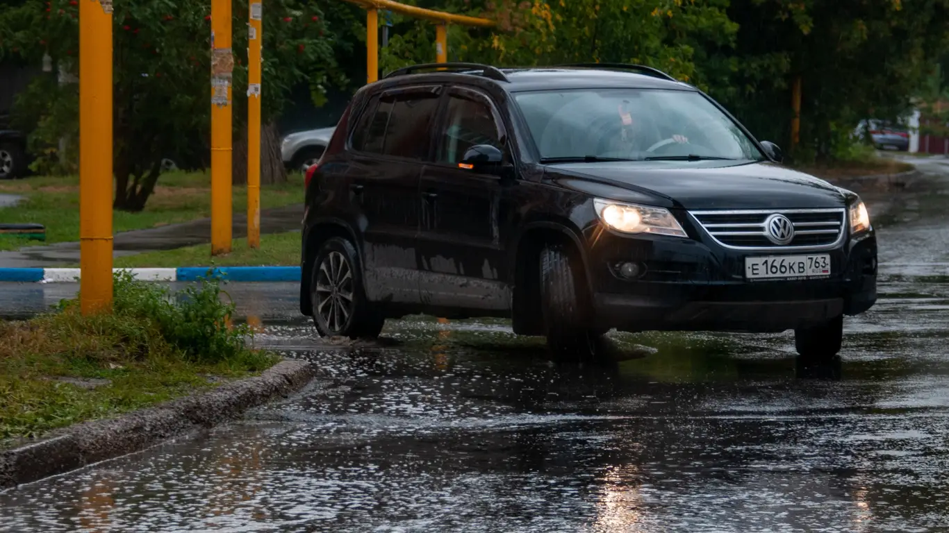 Не дайте весенним паводкам уничтожить ваш авто: советы для автовладельцев