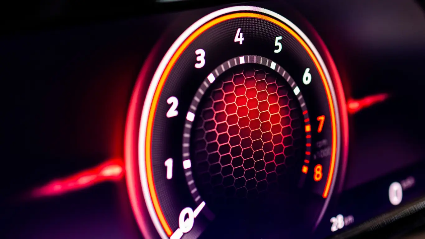 Правильный уход за электроникой автомобиля: избегайте этих ошибок