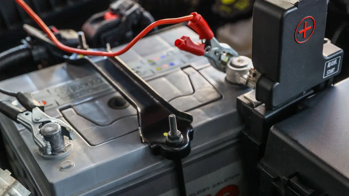 ТОП-5 способов продлить жизнь автомобильному аккумулятору