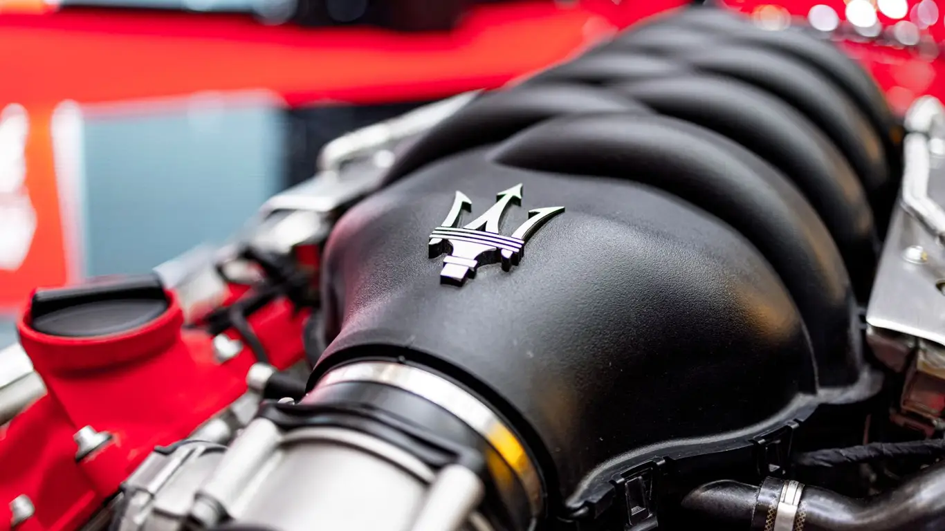 Синтетика или полусинтетика: выбор моторного масла