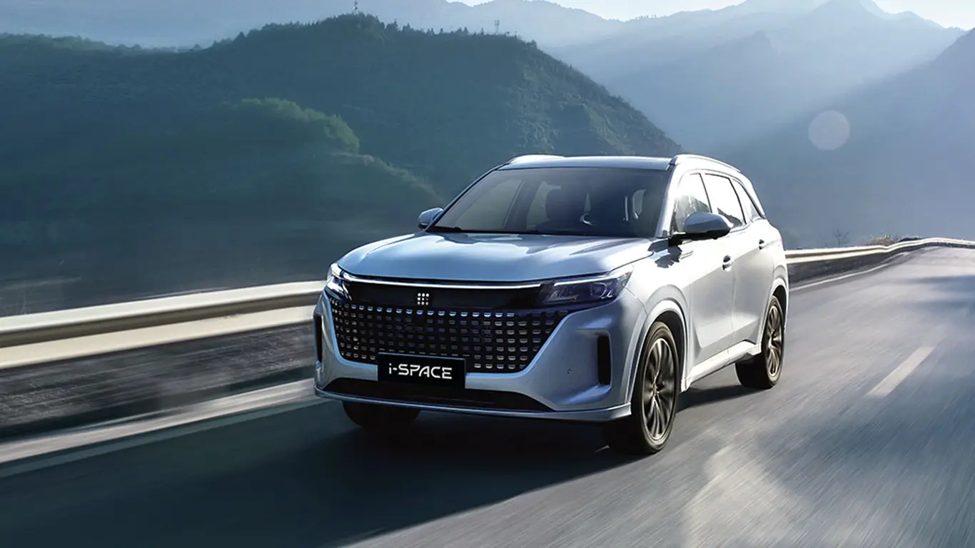 Подробный обзор гибридного кроссовера Evolute i-Space 2024: характеристики, дизайн, цена