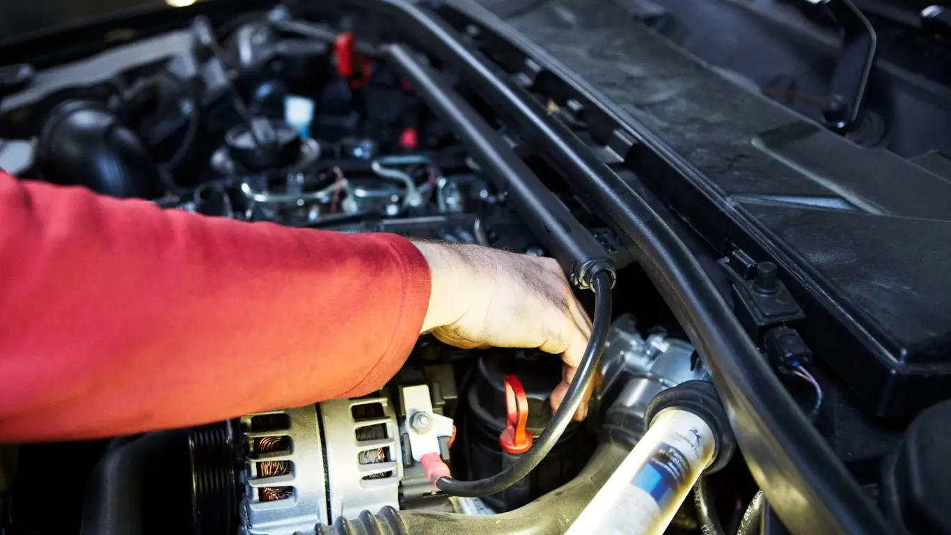 Сэкономьте на сервисе: замена масла и фильтров своими руками