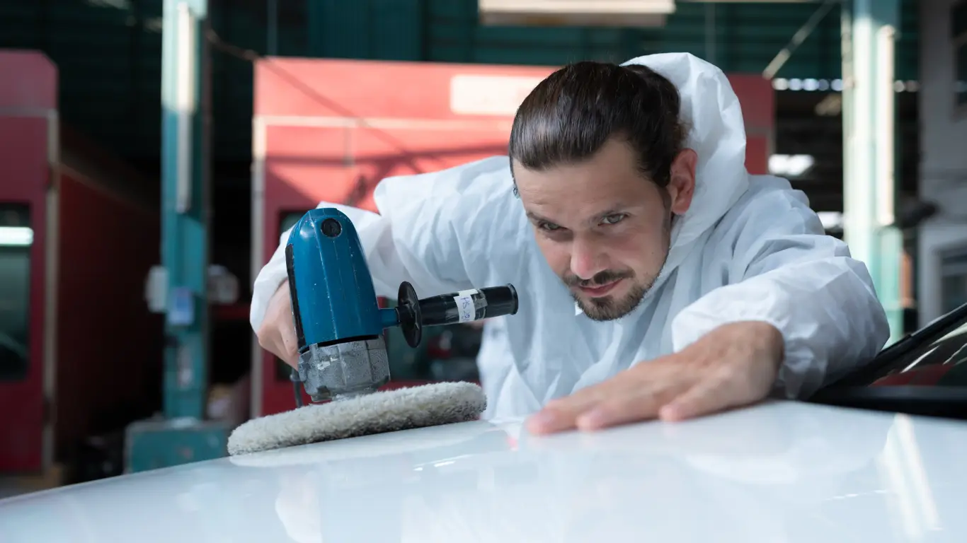 Восстановление краски авто: как исправить сколы и царапины на кузове