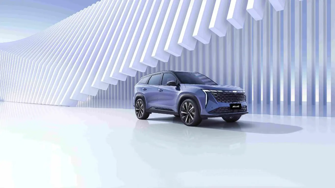 Новый Geely Atlas в России: революция в дизайне и технологиях