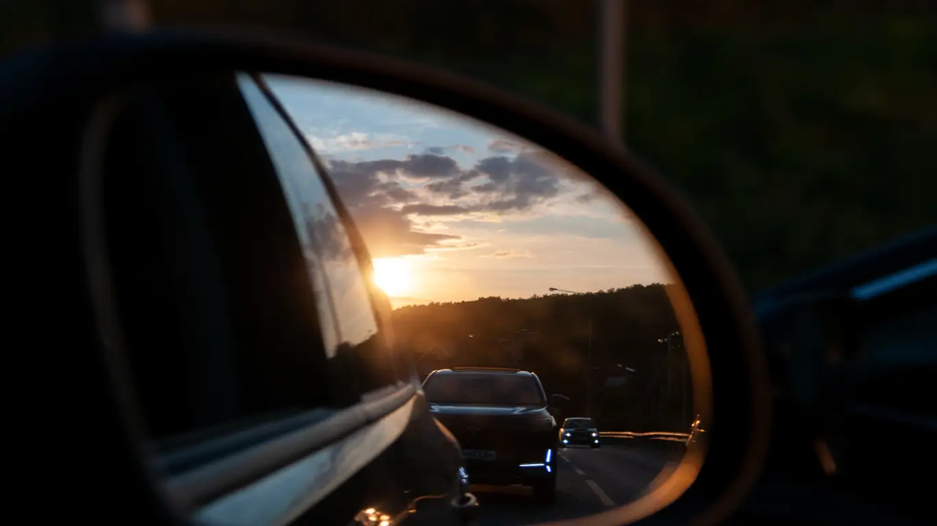 Правильная настройка зеркал и сиденья: путь к безопасному вождению