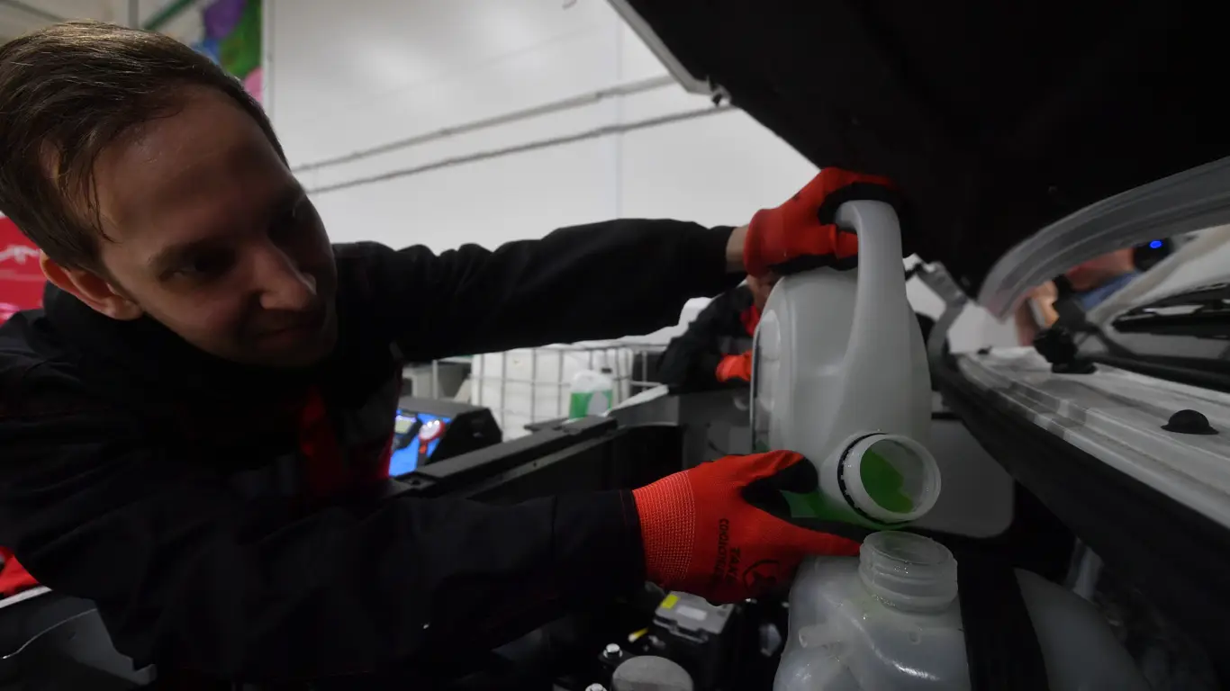 Промывка системы охлаждения при замене антифриза: о чём молчат в автосервисах