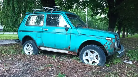 Гниль, шум и проходимость: стоит ли брать старую Lada 4×4 за 50 000 рублей